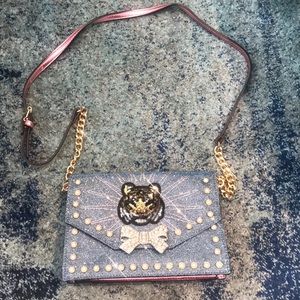 Cross body tiger purse